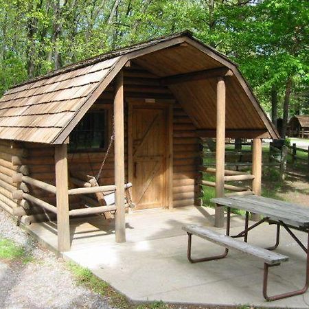 Revelstoke Campgrounds & Cabins Villa Rom bilde